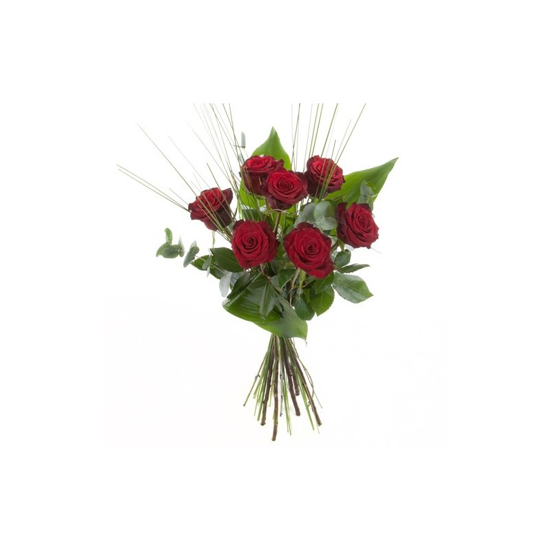 rote Rosen als Rosenstrauss arrangiert